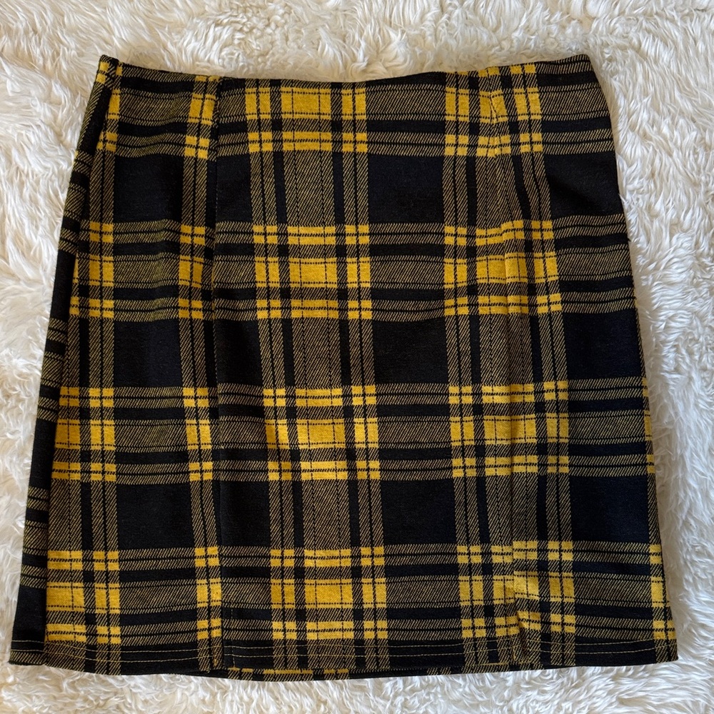 Hesperus Plaid Yellow and Black Mini Skirt